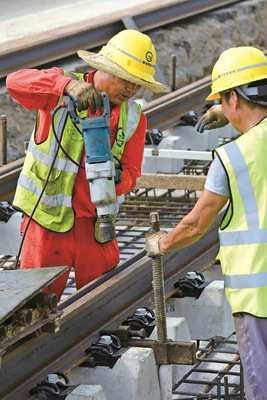 嘉興有軌電車建設現場直擊 每日推進250米，權威解答市民關切